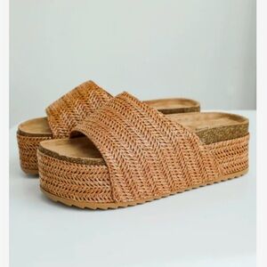BAMBOO Woven Platform Slide Sandals in Tan